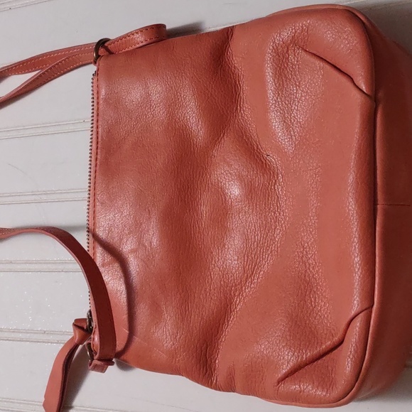 Isabella Fiore Leather Pink Bow Front Crossbody Black - Picture 5 of 10